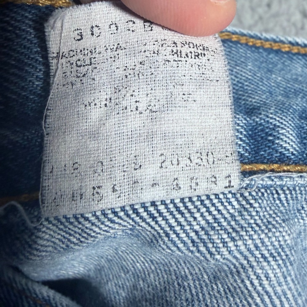 Vtg Levis Jeans Mens 38x32 (Fits 36) 550 Relaxed Fit Denim Light Wash Blue - Picture 3 of 9